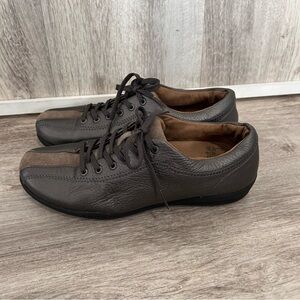 Taos Stealth Sneaker Shoes Womens 7 Leather Comfort Grey Metallic Preppy Golf